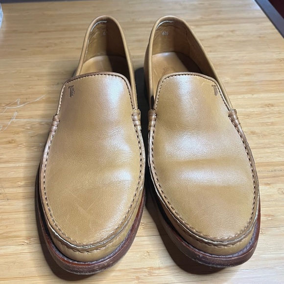 GUC Tod’s- Tan Leather Loafers. Size Men’s 6.5/Women's 8.5 - Picture 1 of 9